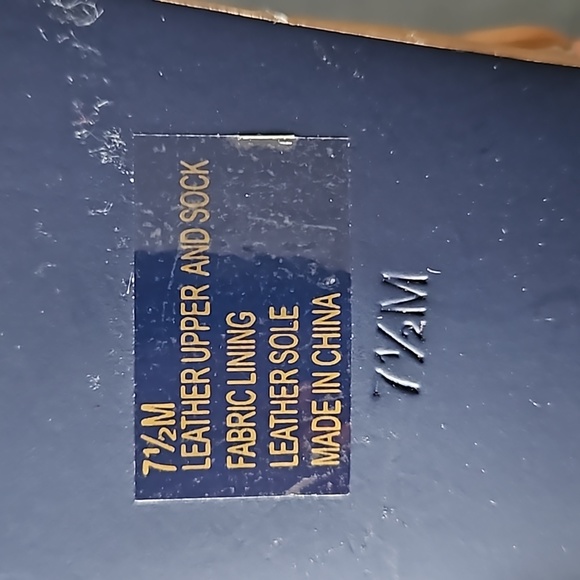 Nude leather round toe kitten heels size 7.5 - Picture 7 of 10